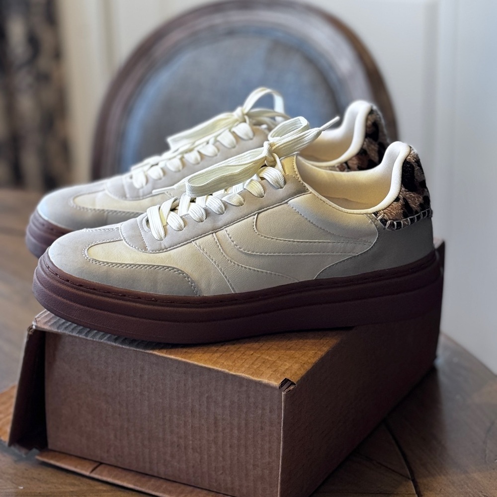 Project Cloud Leopard Accent Women's Sneakers in Cream and gray. NWOT. Size 11. - Picture 2 of 9